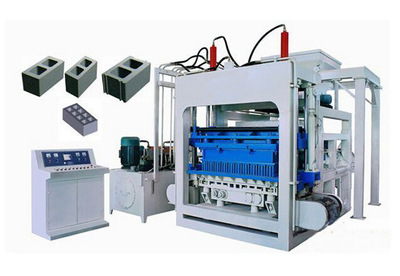 QT4-15型半自動免燒磚機(jī) 0利潤帶來的小型水泥磚機(jī)最低價(jià)與設(shè)備優(yōu)勢